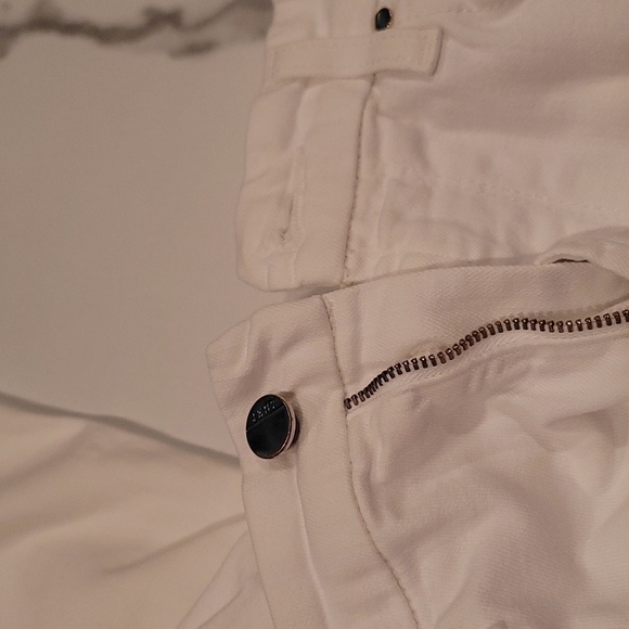 Jen 7 White Jeans - Picture 6 of 8